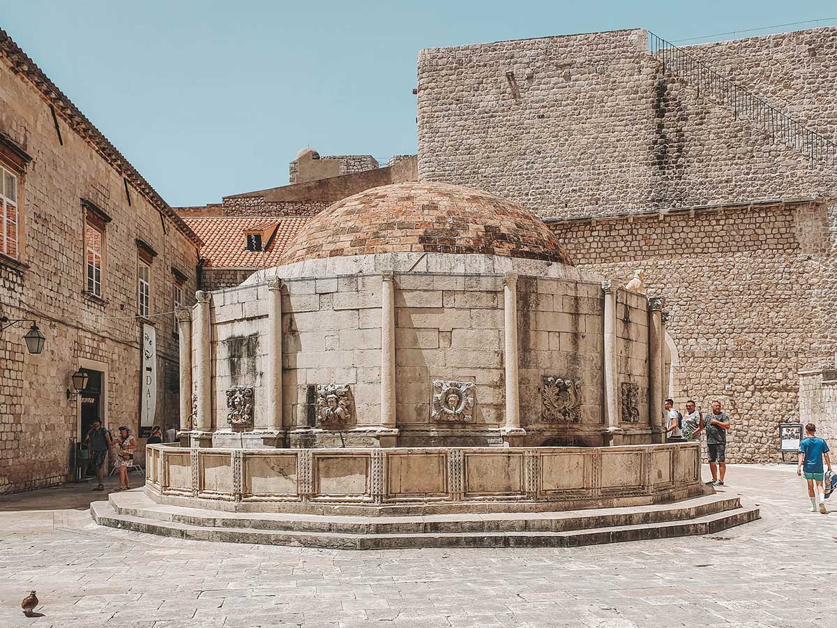 dubrovnik insta spots fountain