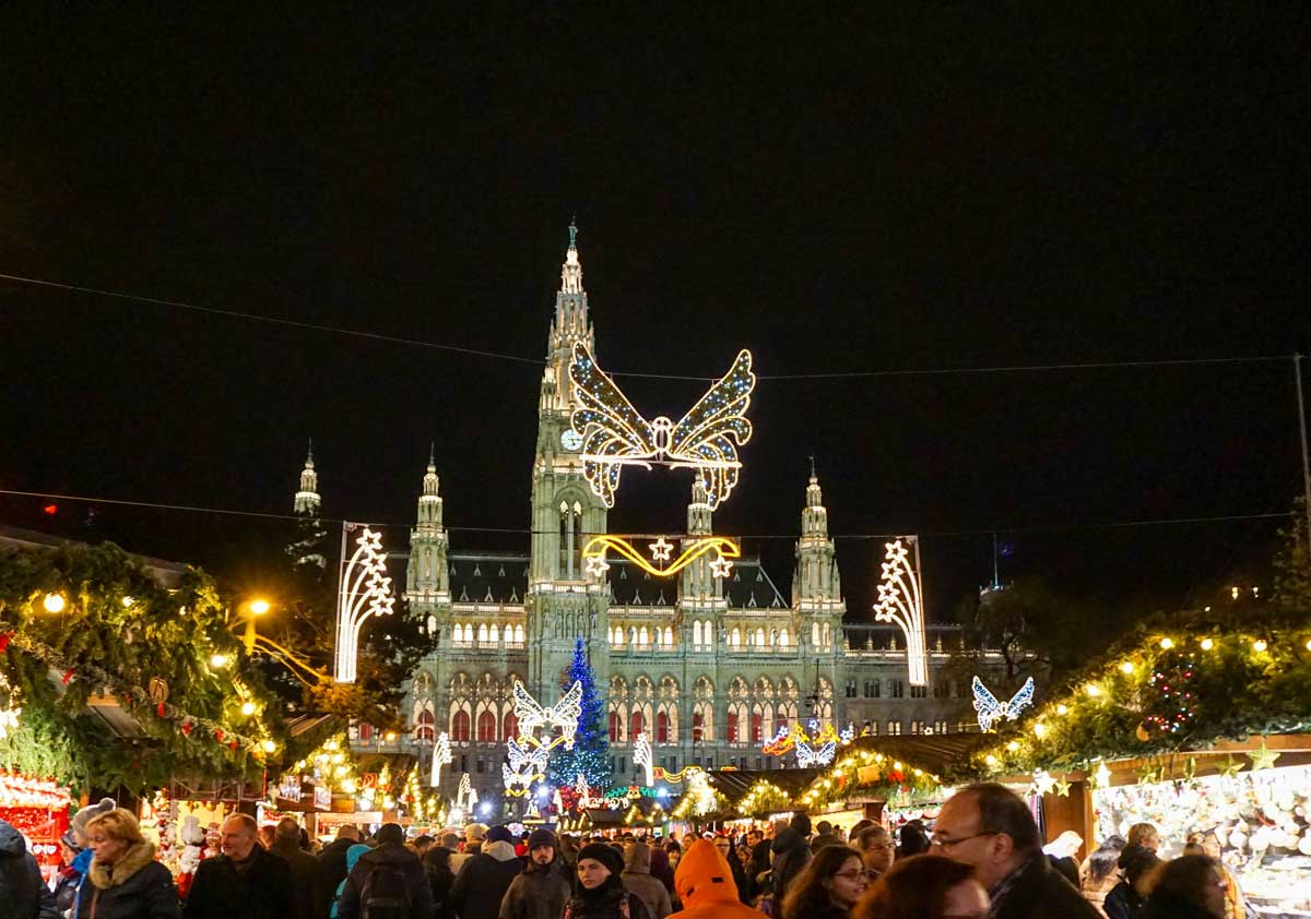 christmas market in vienna - rathaus
