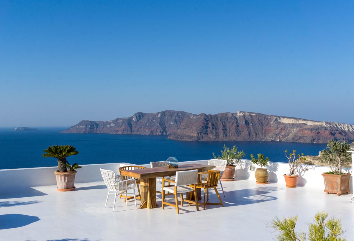 affordable hotels in Santorini with private pools