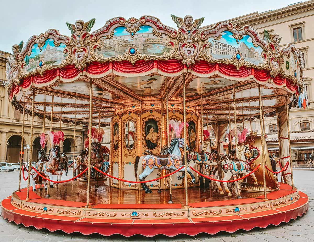 Piazza della Repubblica carousel 1