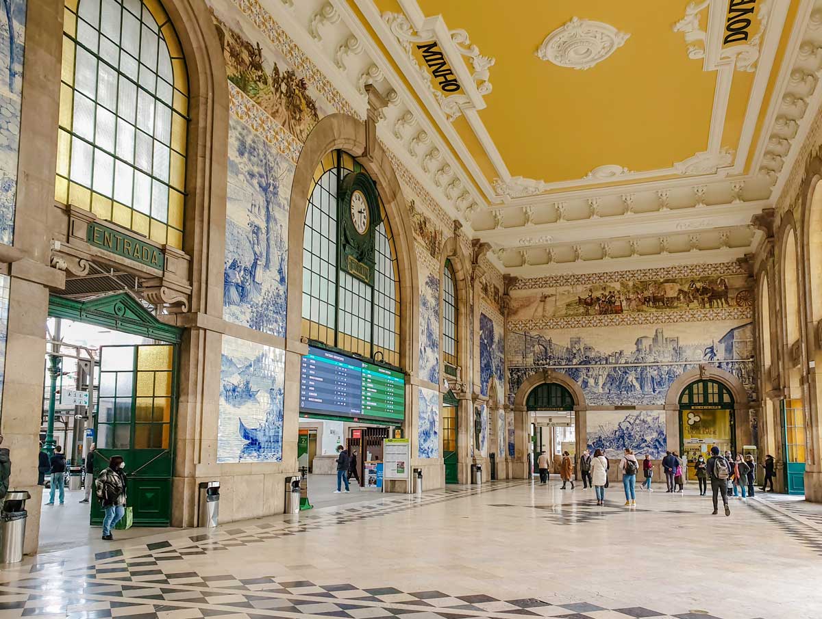 sao bento train station