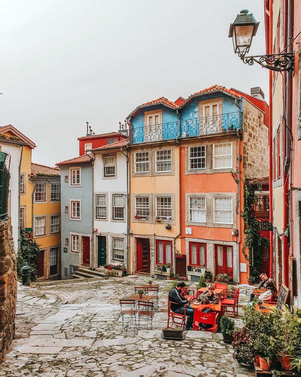 Largo da Pena Ventosa colorful houses