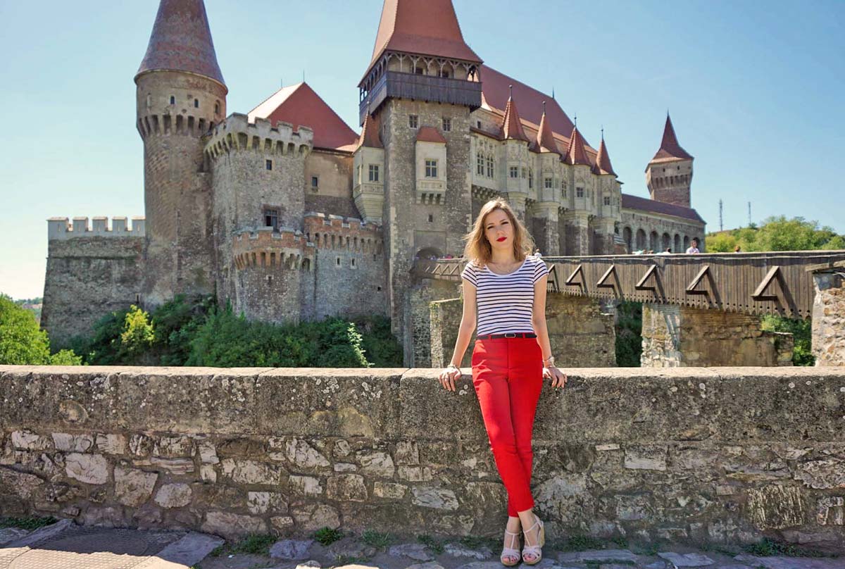 How To Visit Corvin Castle In Transylvania Andoreia