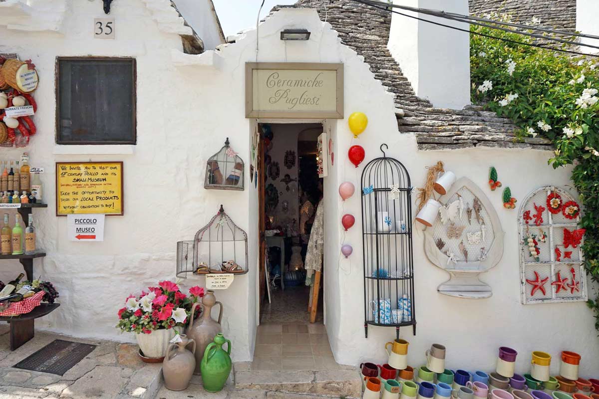souvenir shop in Alberobello Puglia