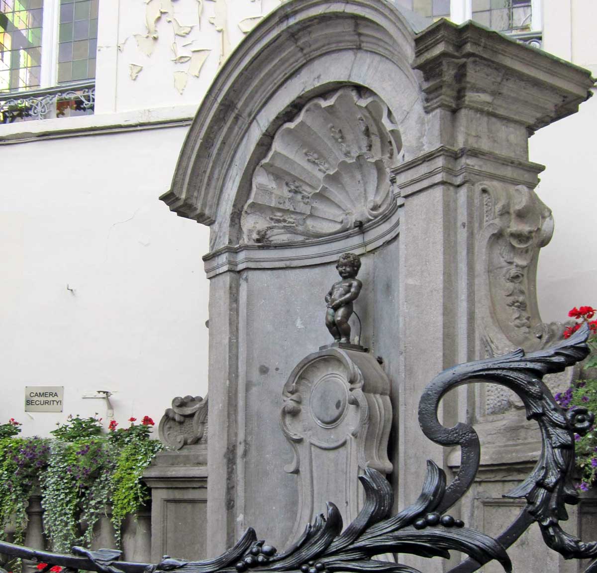 manneken pis brussels