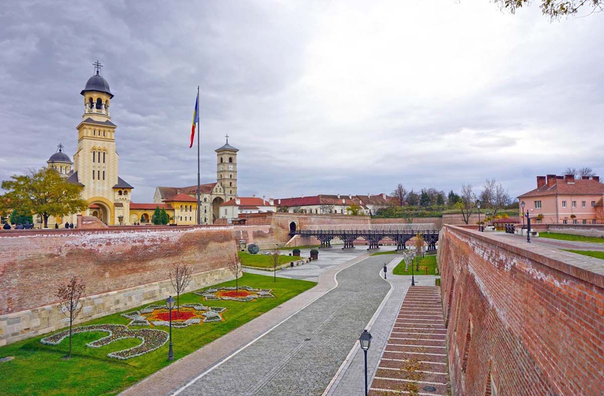 best towns in Transylvania: Alba Iulia