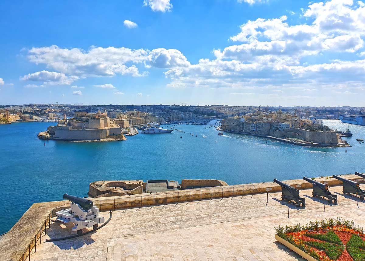 Free things to do in Valletta: See the firing of the cannons from the Upper Barrakka Gardens